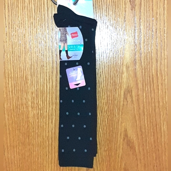 🌷2/18$ 🌷Set of 2 Knee-High Socks NWT - Picture 2 of 10